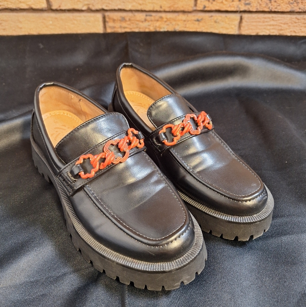 Sam & Libby Size 6 Black Platform Loafers with Red Accent